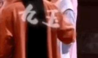 白敬亭宋轶互相推拉